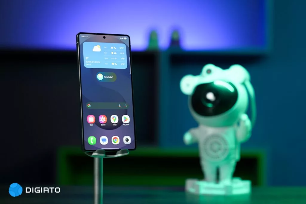 پوستر تبلیغاتی گلکسی S26 اولترا با رنگ بنفش کبالتی لو رفت