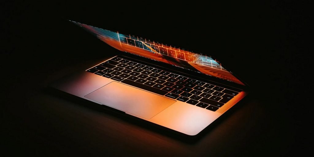 اپل احتمالاً مکبوک پرو OLED را در پاییز ۲۰۲۶ عرضه میکند اپل احتمالاً مکبوک پرو OLED را در پاییز ۲۰۲۶ عرضه میکند