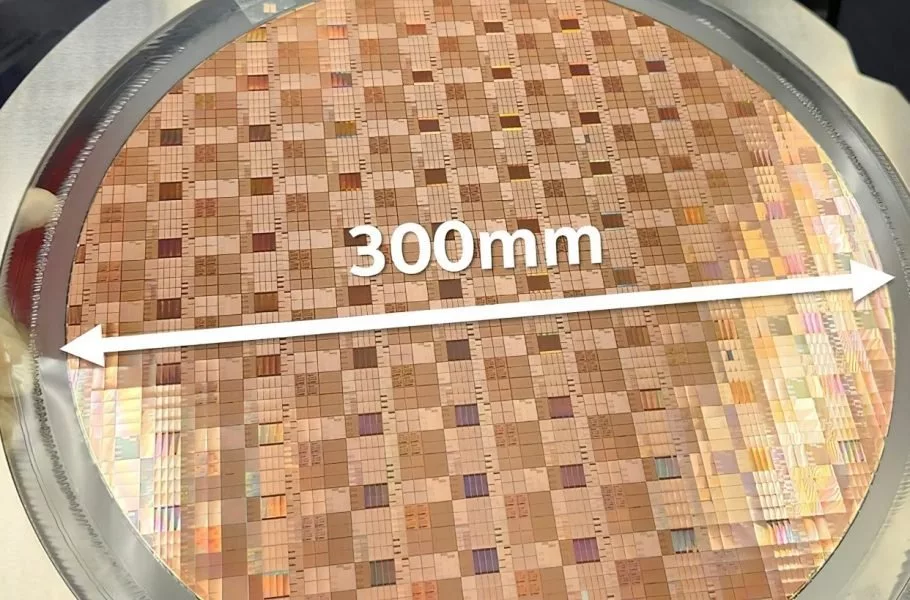 اینتل نازک‌ترین چیپلت GaN جهان را با ضخامت ۱۹ میکرومتر معرفی کرد