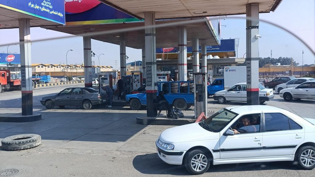 سوخت&zwnj;گیری با کارت جایگاه&zwnj;ها