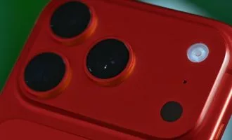 رنگ قرمز آیفون ۱۸ پرو