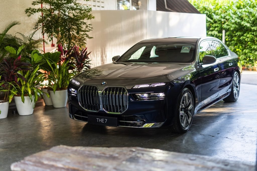 بی ام و 735i