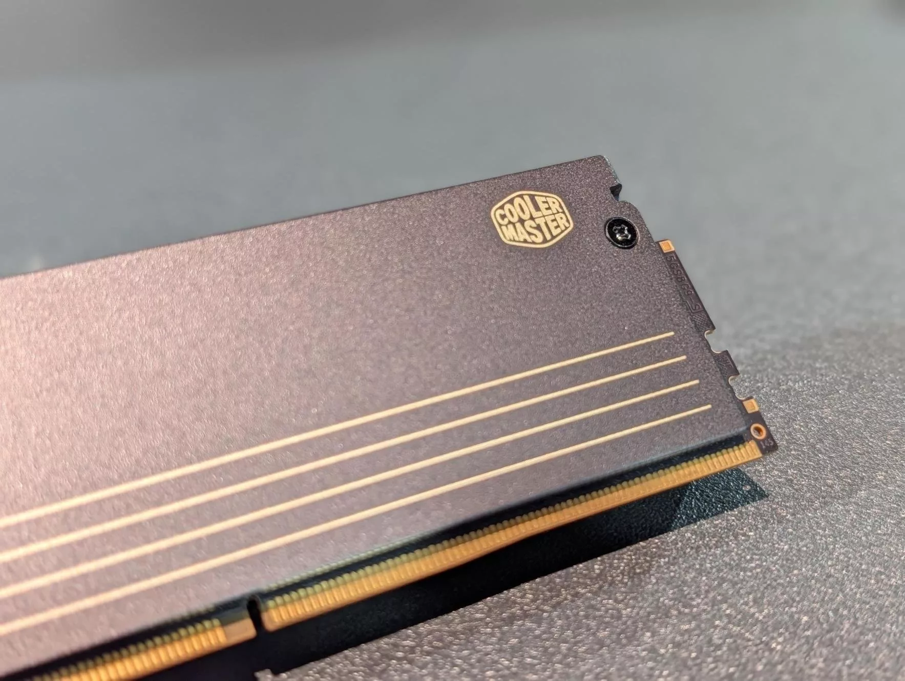 همکاری کولر مستر و جی‌اسکیل: معرفی رم‌های DDR5 مجهز به فن MasterDIMM AC