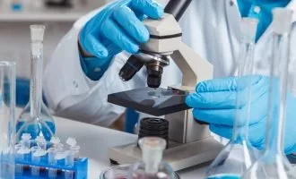 میکروسکوپ آزمایشگاهی