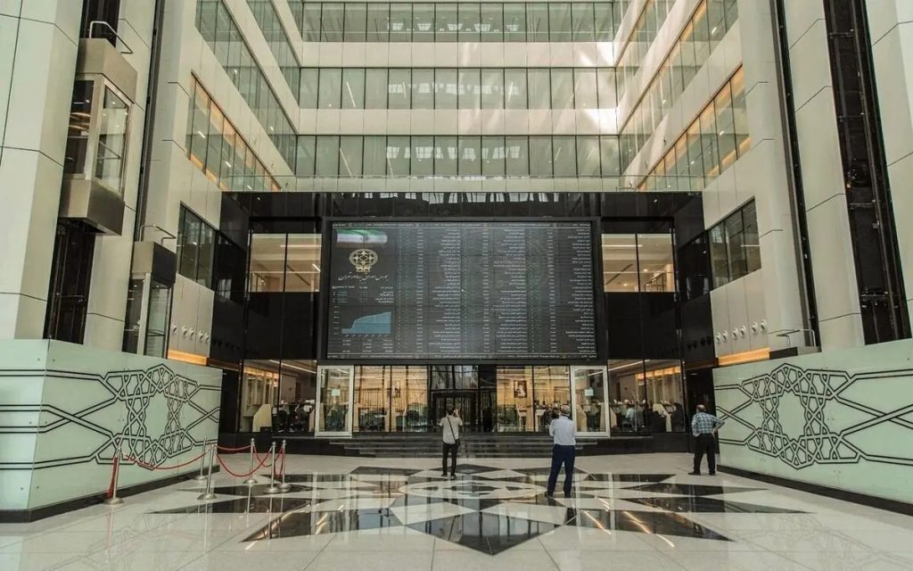 بازار سهام در دو روز اول بیشتر باز می‌ماند؛ برخی نمادها را فعلا نمی‌توان معامله کرد