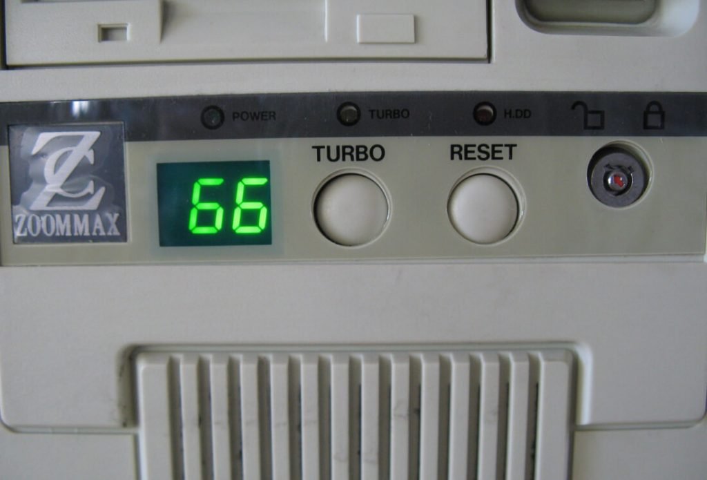 داستان دکمه Turbo در کیسهای قدیمی: بزرگترین دروغ تاریخ سختافزار! داستان دکمه Turbo در کیسهای قدیمی: بزرگترین دروغ تاریخ سختافزار!