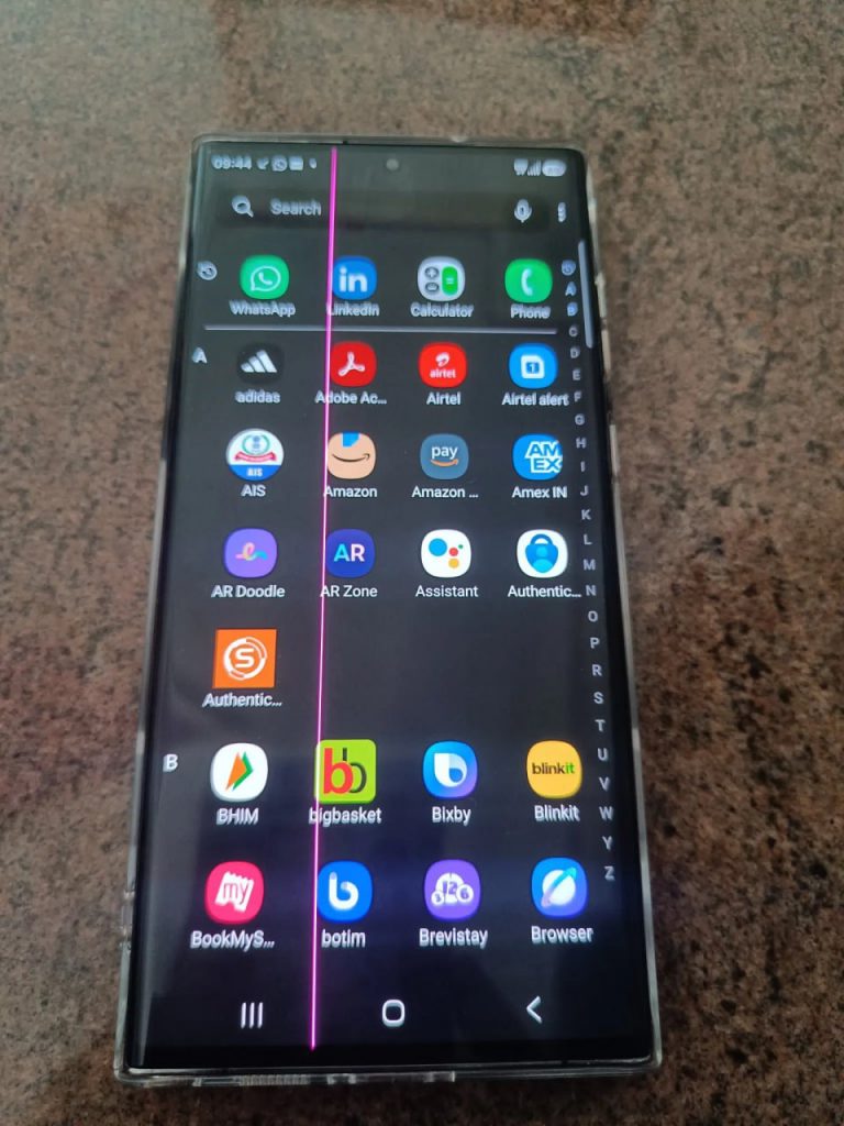 خط صورتی روی نمایشگر گوش سامسونگ