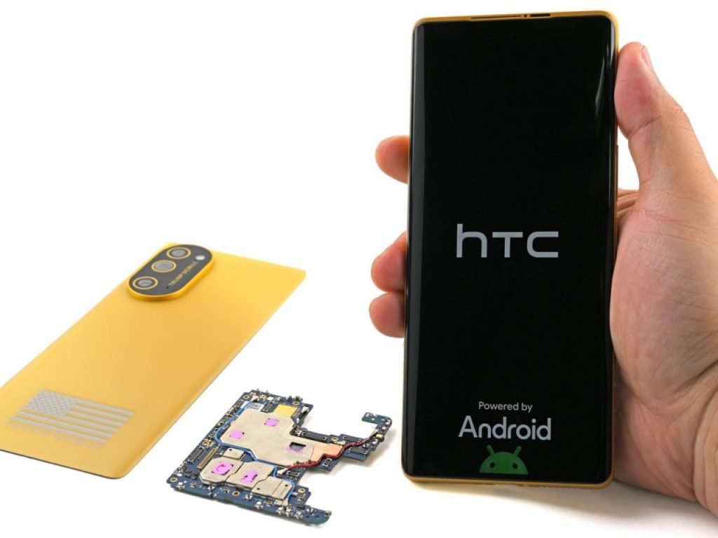 کالبدشکافی iFixit مشخص کرد: گوشی ترامپ همان HTC U24 پرو است