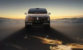 ماکسترو  V800