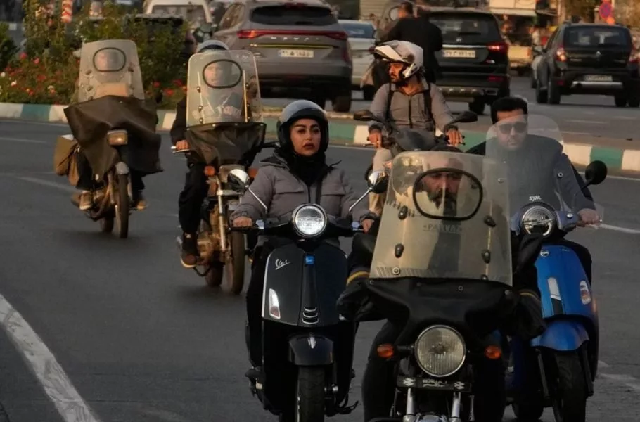 گواهینامه موتورسیکلت زنان