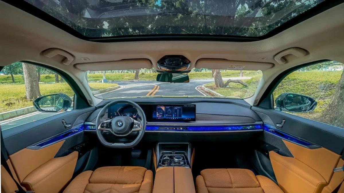 بی‌ام‌و 735i
