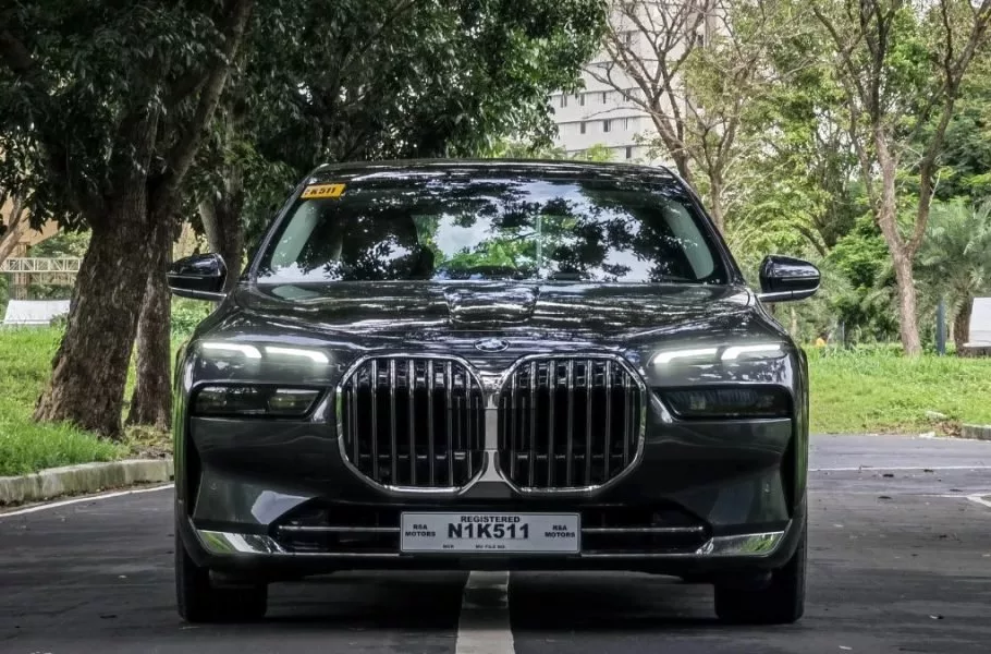 بی‌ام‌و 735i