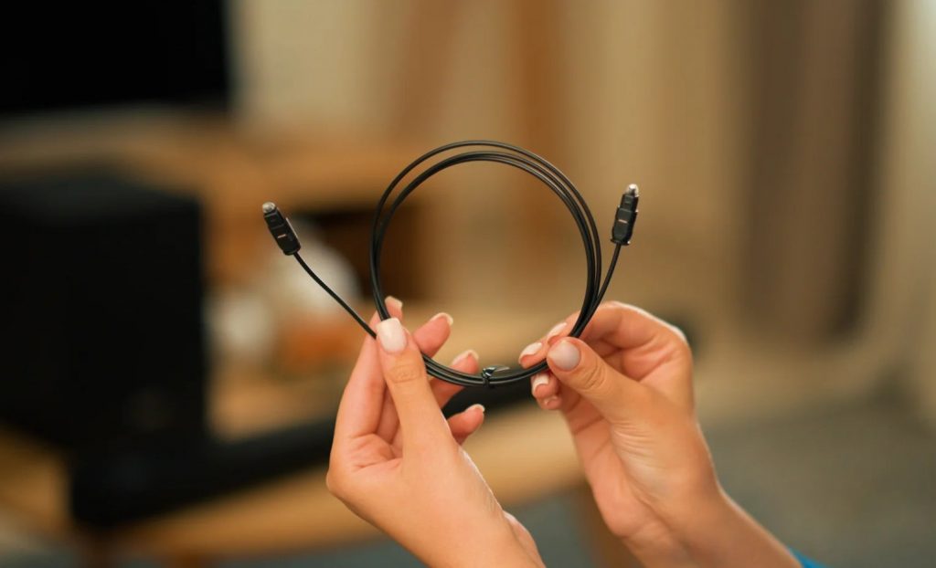 برای اتصال ساندبار به تلویزیون اپتیکال بهتر است یا HDMI ARC؟ + بررسی در 4 ساندبار