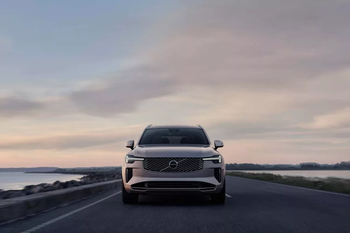ولوو XC90 | بررسی کامل خودرو ولوو XC90 + مشخصات فنی و امکانات