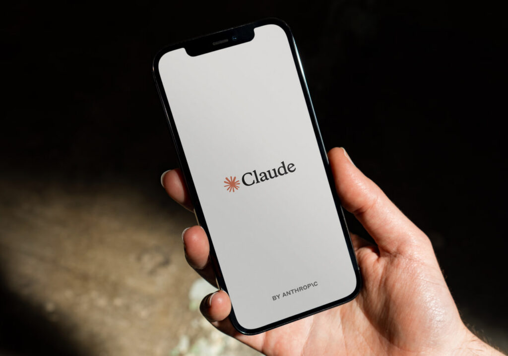 حافظه Claude ارتقا یافت؛ ابزار Cowork اکنون تمام جزئیات چت‌های قبلی را به یاد می‌آورد