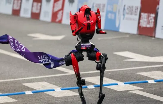 ربات چینی یوسین بولت