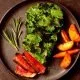 اصلاح ژنتیکی کاهو برای تولید پروتئین گوشت