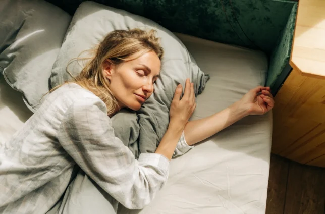 محققان: برای کنترل فشار خون خود، بدون عذاب وجدان آخر هفته‌ها بیشتر بخوابید