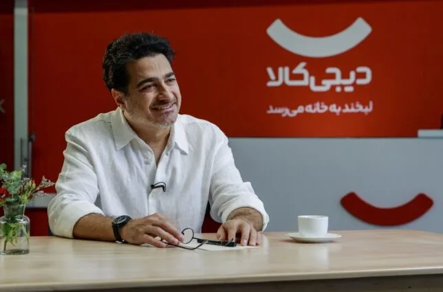 همایون شجریان با اهدای لپتاپ شخصی به کمپین «هر جا که تویی» دیجیکالا مهر پیوست همایون شجریان با اهدای لپتاپ شخصی به کمپین «هر جا که تویی» دیجیکالا مهر پیوست