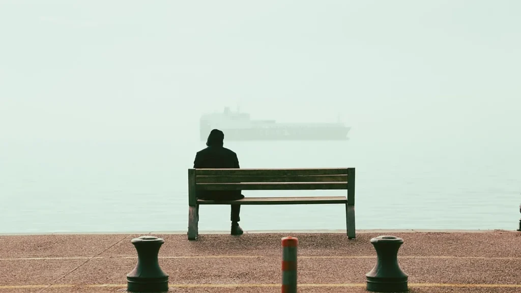 تحقیق جدید: تنهایی و انزوای اجتماعی می‌توانند تا ۶ سال از زندگی سالم شما کم کنند