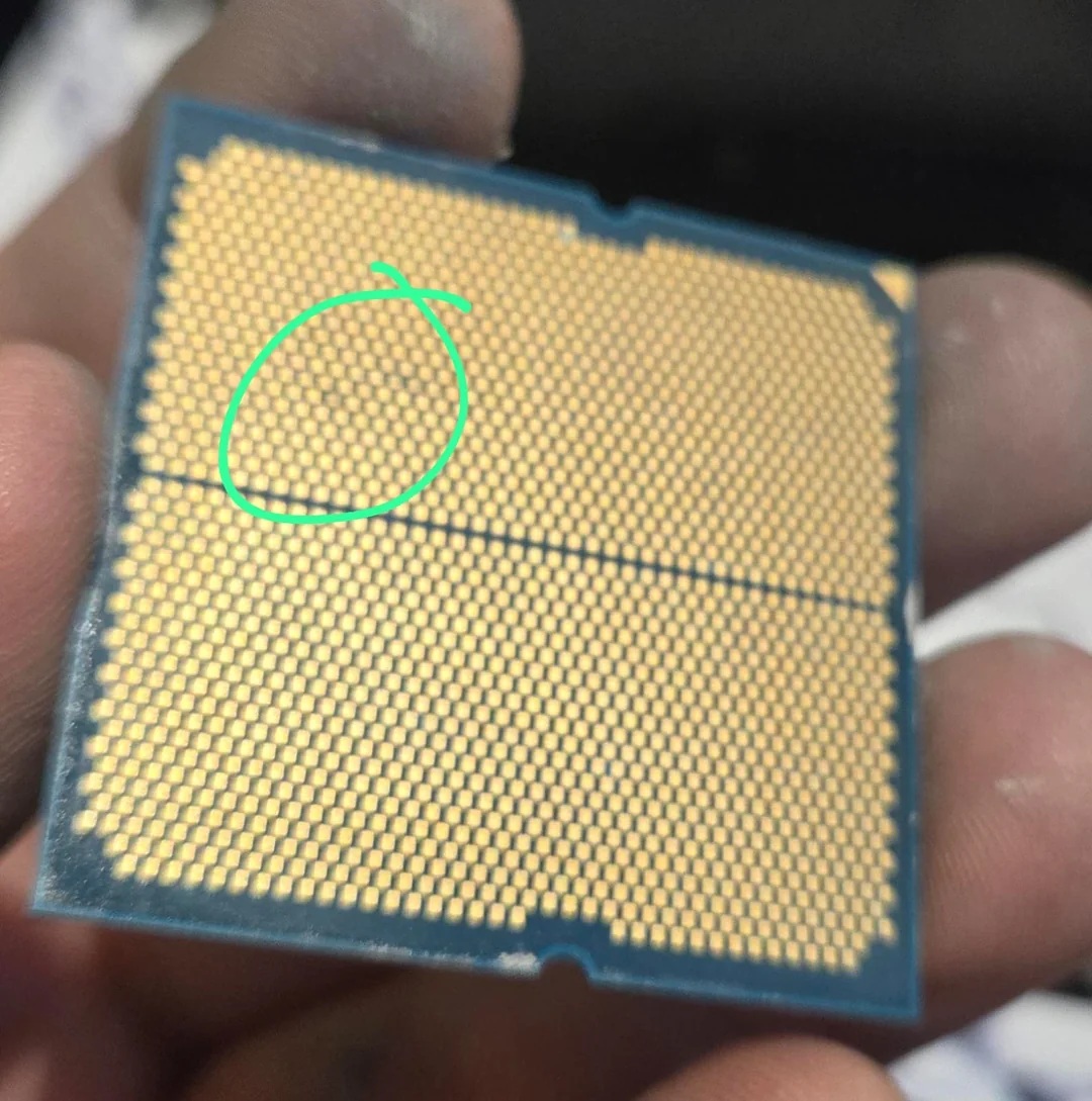 پردازنده رایزن 9 9950X3D تنها پس از یک ساعت کار روی مادربرد X670 دچار خرابی شد