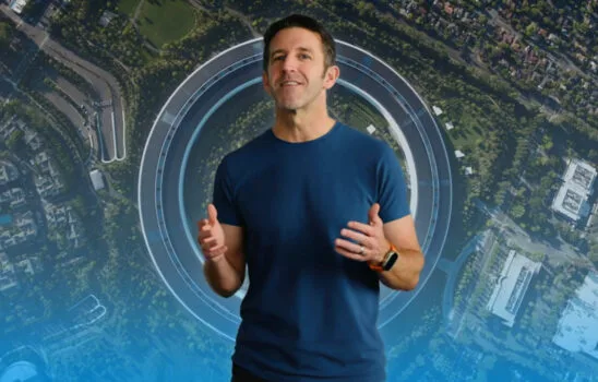 جان ترنوس و اپل پارک