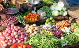 ارزش غذایی میوه‌ها و سبزیجات از دهه ۱۹۶۰ نصف شده است
