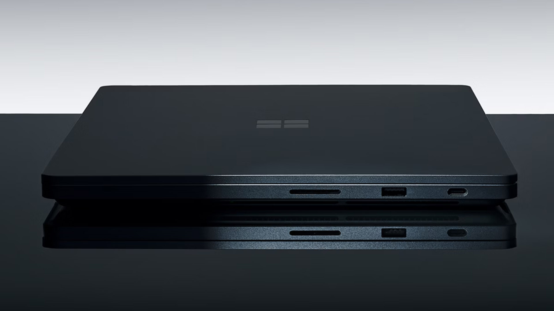 تصویر خبر: افزایش فروش لپتاپهای RTX Spark؛ مدل ۱۲۸ گیگابایتی سرفیس Laptop Ultra ناموجود شد